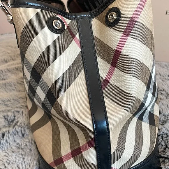 Burberry Nova Check Shoulder Bag - Picture 6 of 12